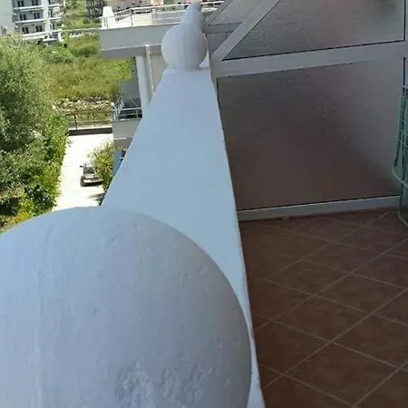 Nuovo Sun בית הארחה 4*